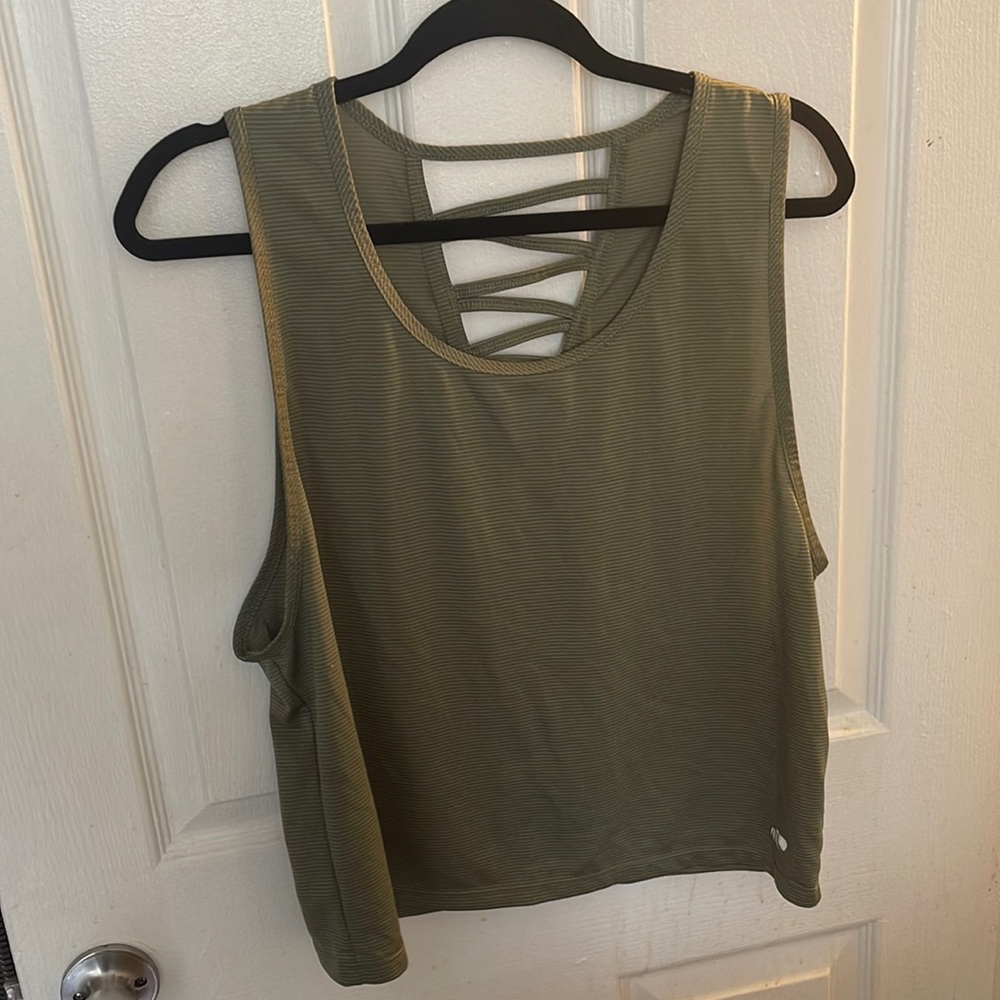 Workout tank top